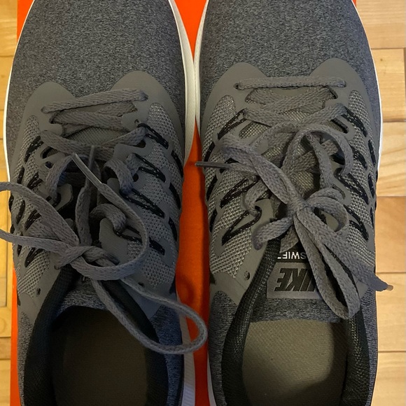 Men Nike Shoes Size 8 Brand New - Picture 3 of 3